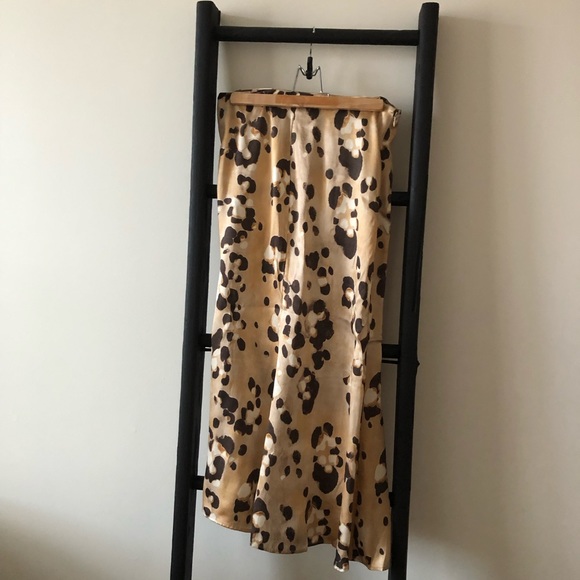 H&M - SATIN SKIRT - Picture 2 of 4